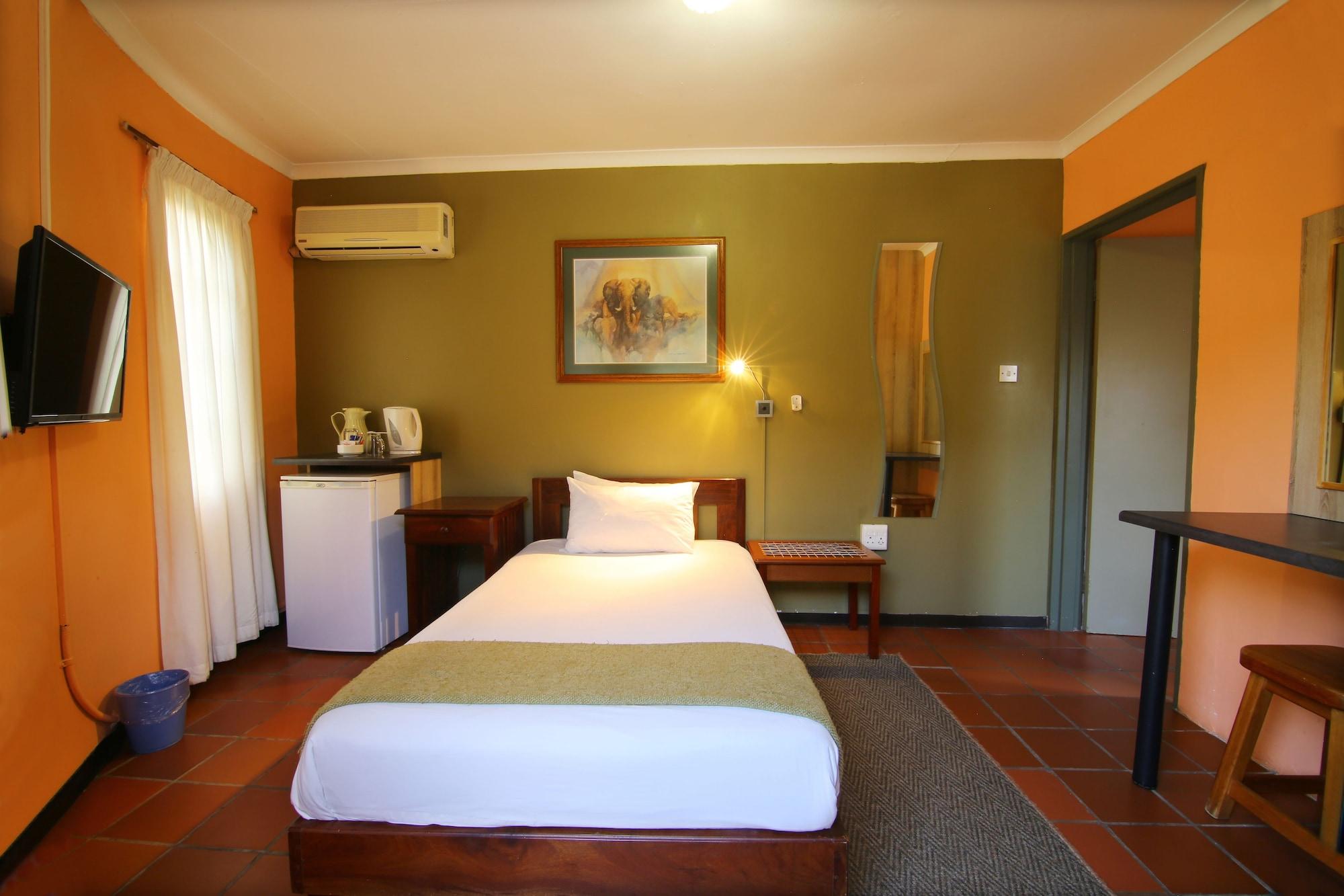 Kalahari Arms Hotel Khemsbok Exterior photo