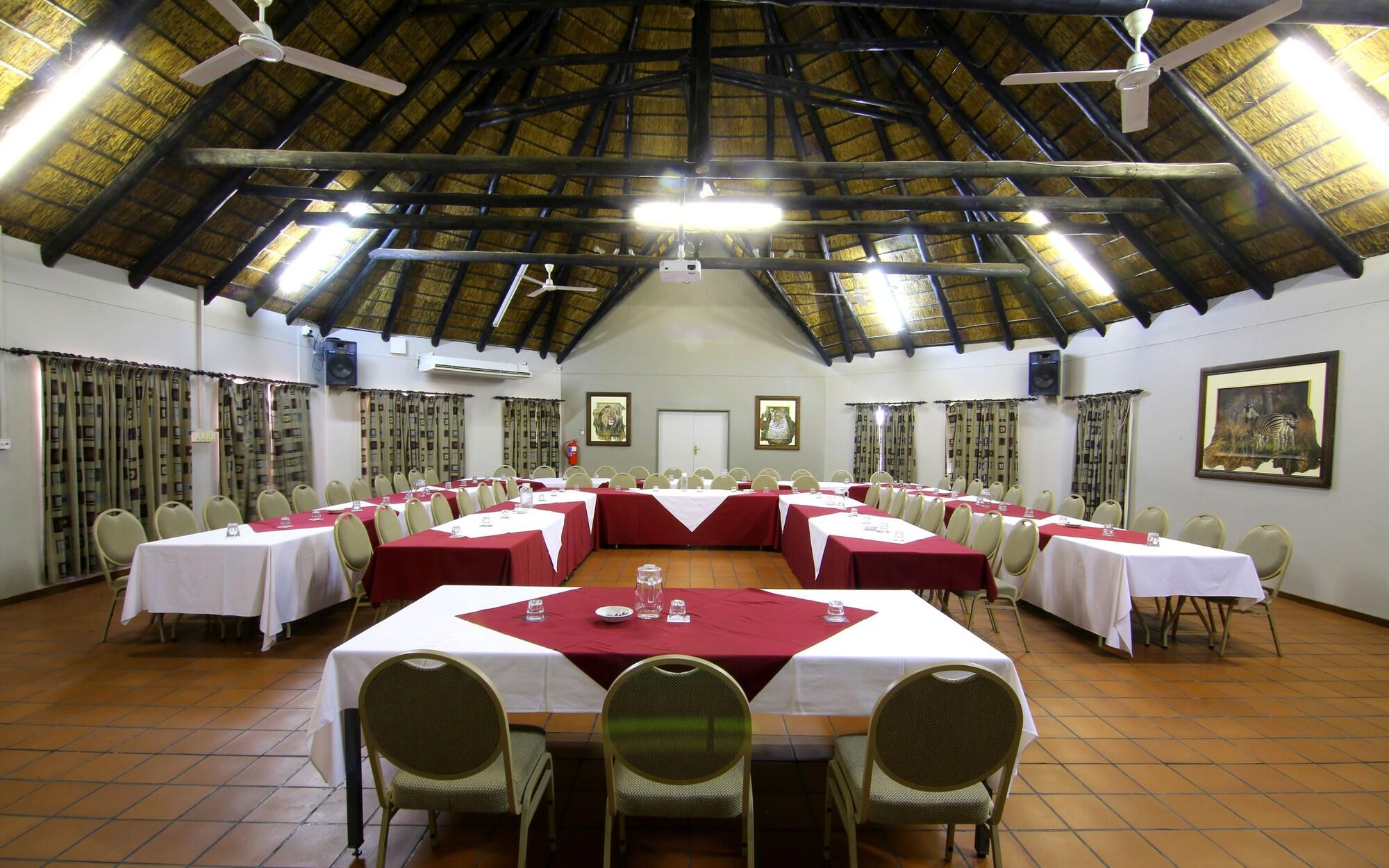 Kalahari Arms Hotel Khemsbok Exterior photo